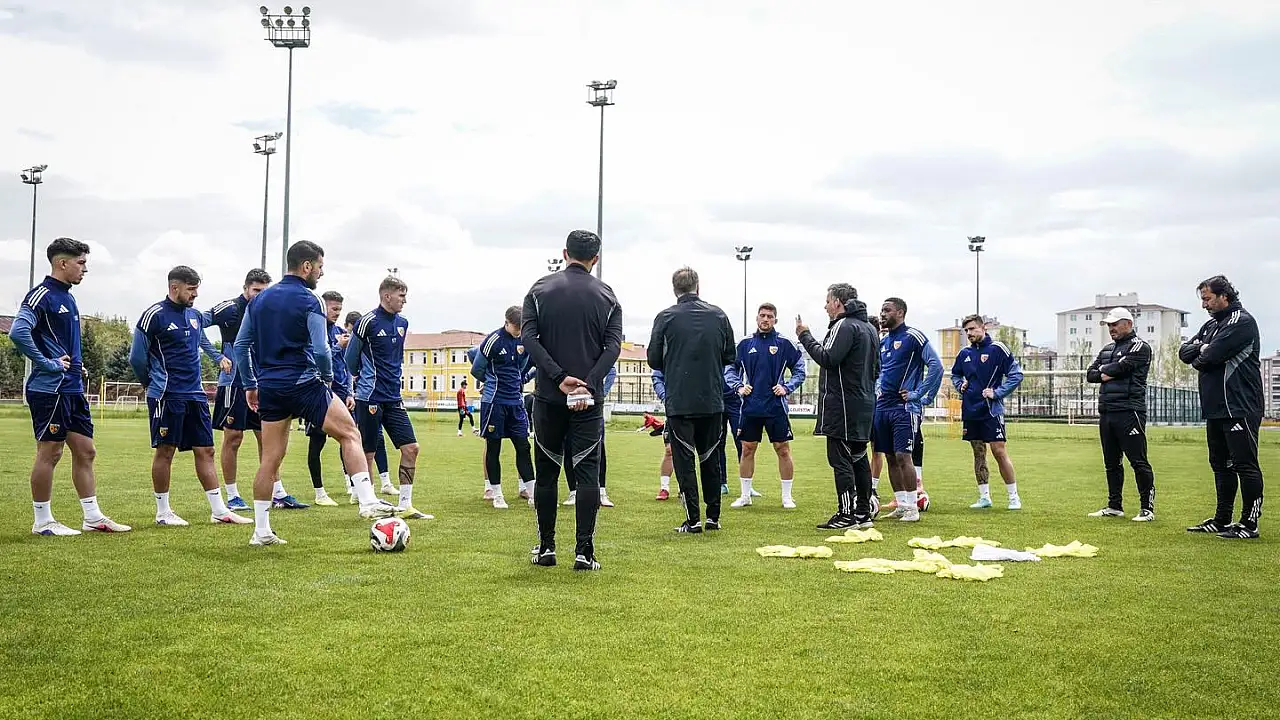 Kayserispor'da 1 milyonluk hamle! 9 futbolcuyla ilgili yeni gelişme