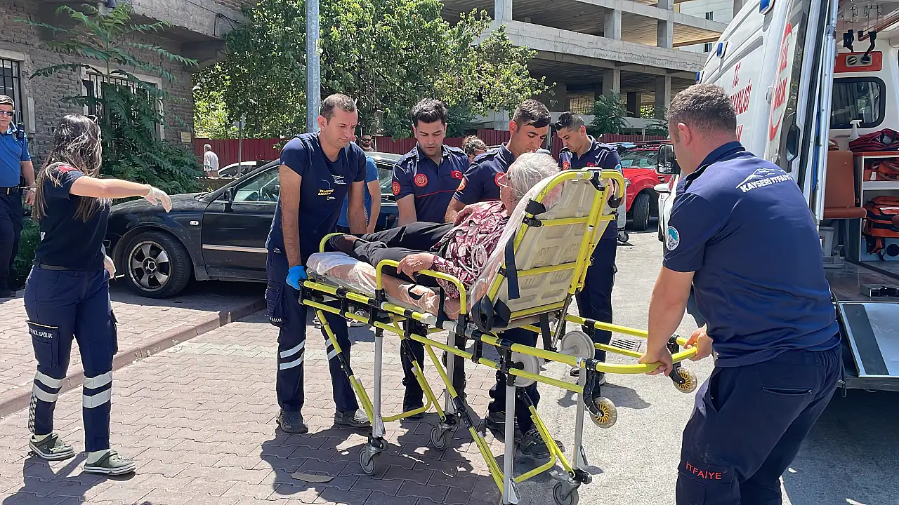 Kayseri'de oldu! Araçta mahsur kalan kadın bakın kurtarıldı?