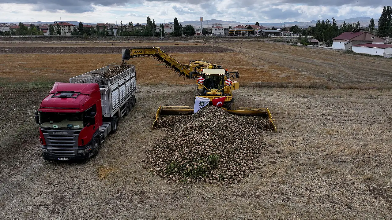 Çiftçilere 900 milyonluk destek