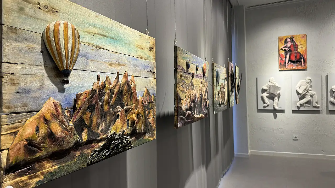 Atık malzemelerden yaptı! 3 boyutlu 106 eser görenleri hayran bıraktı