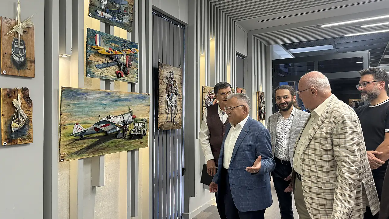 Atık malzemelerden yaptı! 3 boyutlu 106 eser görenleri hayran bıraktı