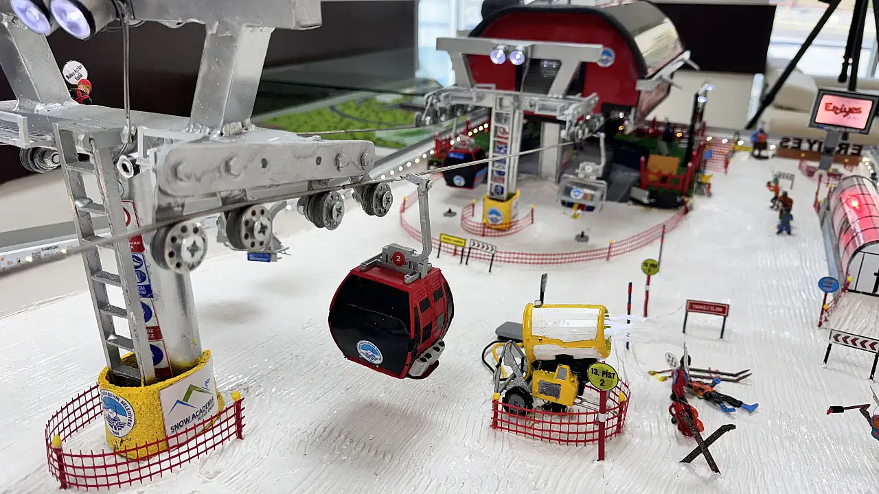 Erciyes'in eşsiz manzarası artık minyatürde!