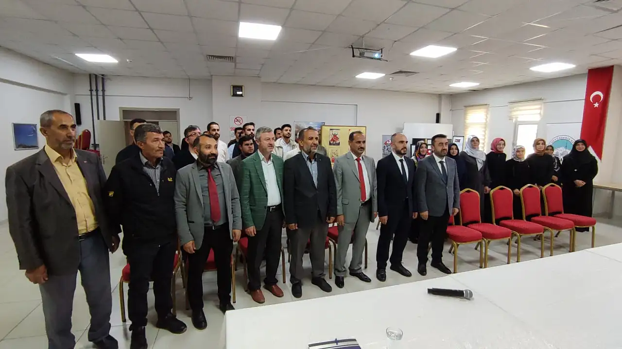 İl Müftüsü Ayvaz, Sarıoğlan'da personeli bilgilendirdi