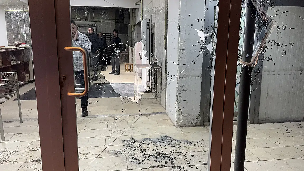 Kayseri'de olaylı gece! Fırına silahlı saldırdılar