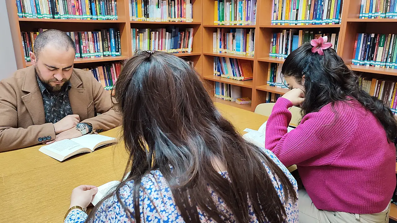 Kayseri'de o kurum güne kitap okuyarak başlıyor