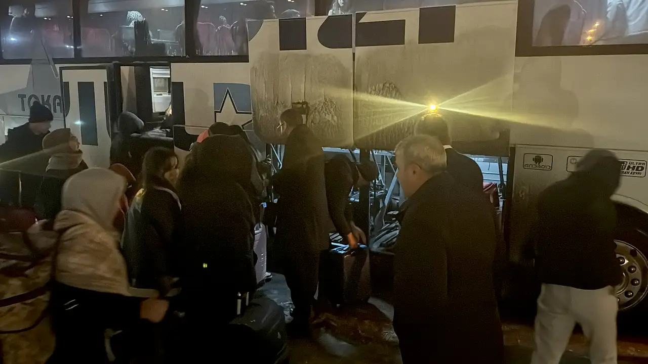 Kayseri'de yolcu otobüsü ile işçi servisi çarpıştı: 17 kişi…