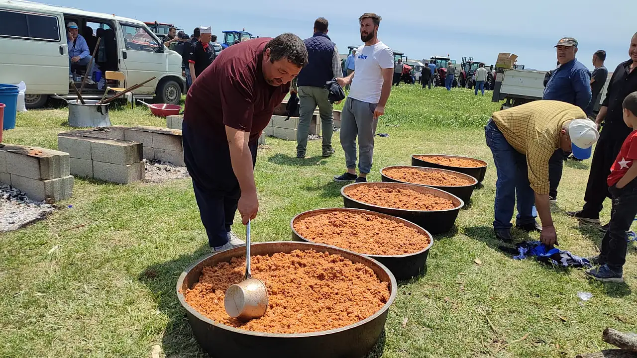Sarıoğlan'da binlerce kişi bakın neden bir araya geldi!