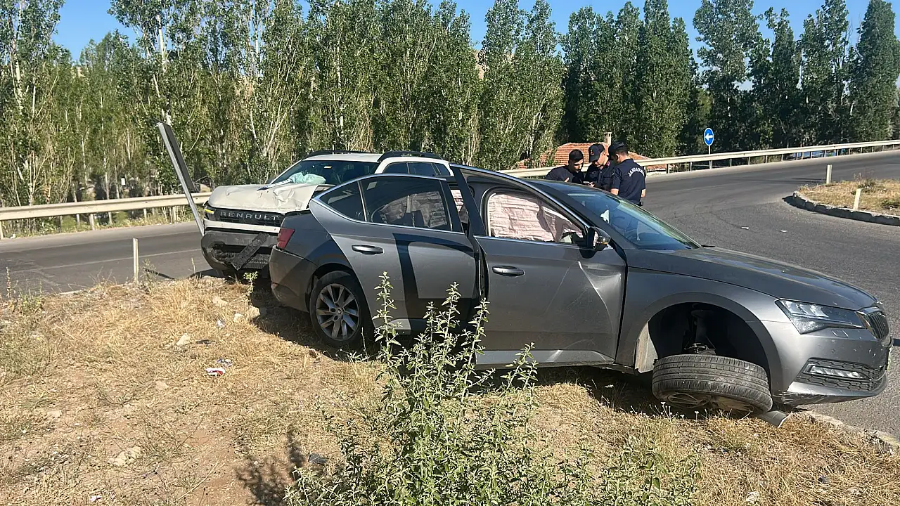 Sivas-Kayseri kara yolunda kaza