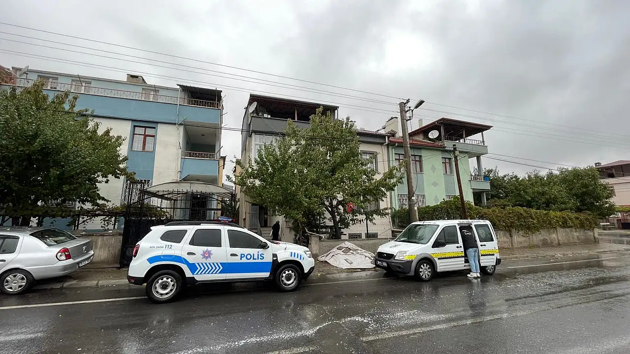 Kayseri'de komşusunun çatısından düşüp yaralandı!