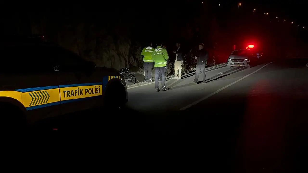 Kayseri'de otomobilin çarptığı motosiklet yan yattı!