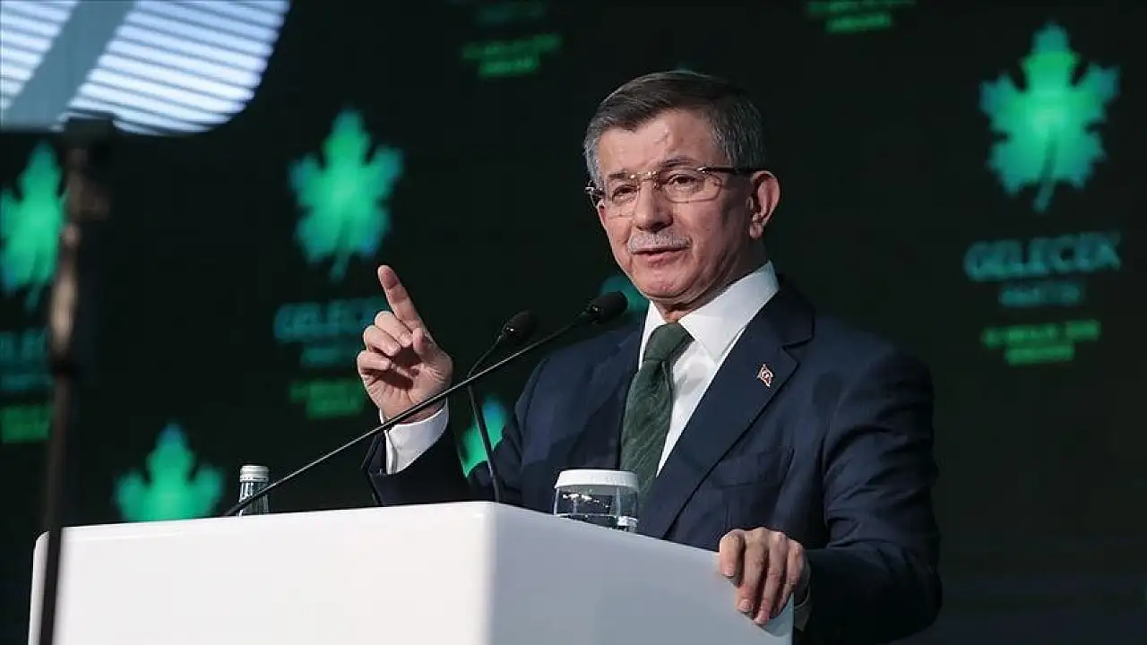 Davutoğlu Kayseri'ye indi! Bakın kimler karşıladı?