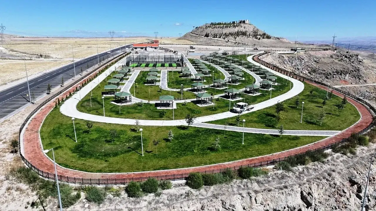 Erkilet Millet Bahçesi'ne yapılacak kafenin maliyeti belli oldu! İşte sözleşme bedeli