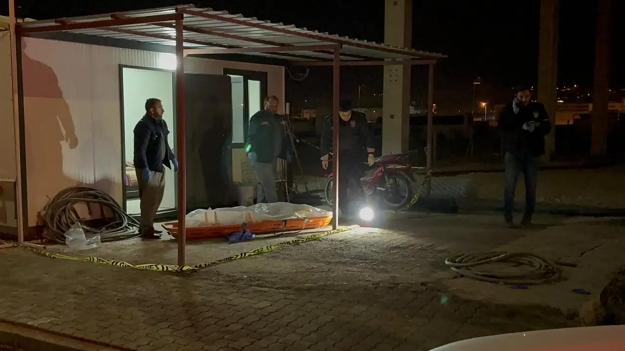 İnşaat bekçi kulübesinin önünde ölü bulundu!