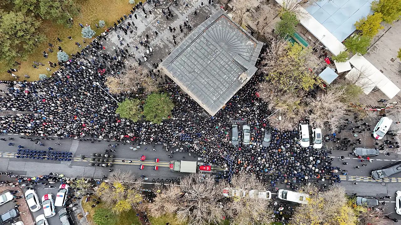 Kayseri'de şehide son görev! Binlerce kişi katıldı
