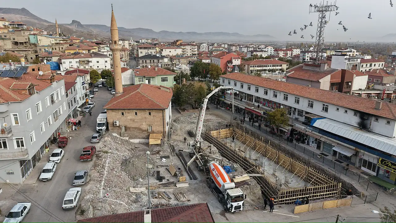 İşte Kayseri'ye yapılacak olan yeni çarşının temeli