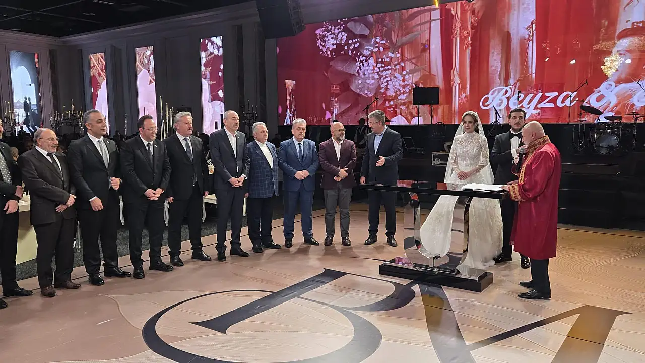 Kayseri protokolünü bir araya getiren düğün! Başkanın yeğeni evlendi