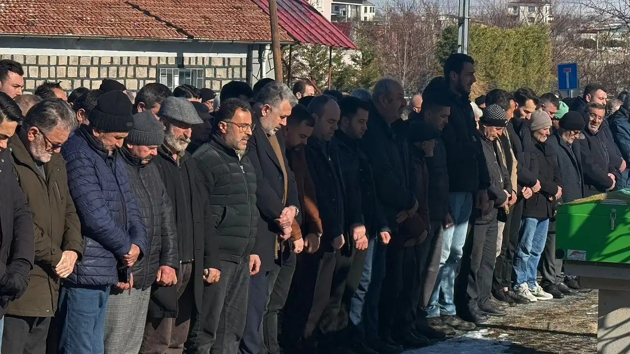 Kayserili müteahhit toprağa verildi