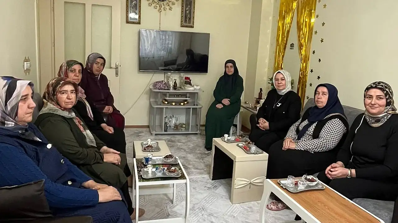 AK Parti Kayseri Kadın Kolları sahada!