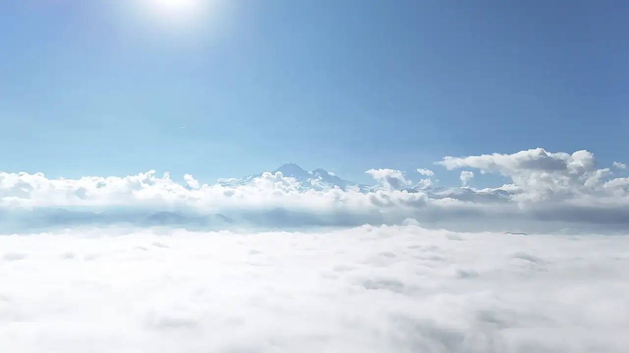 Kayseri'de hayran bırakacak manzara! Sis bulutlarının üzerinden kaydedildi