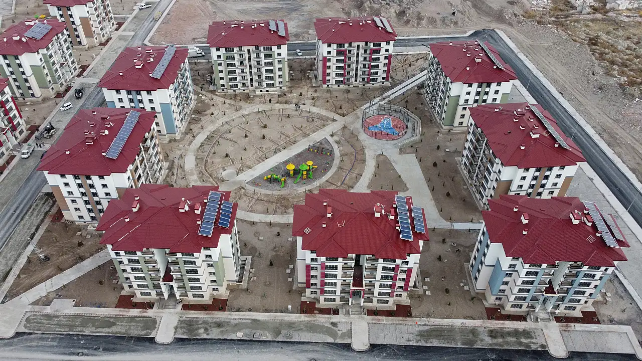 Otomatik sulama ve peyzaj çalışmalarıyla Oruçreis Parkı yenileniyor