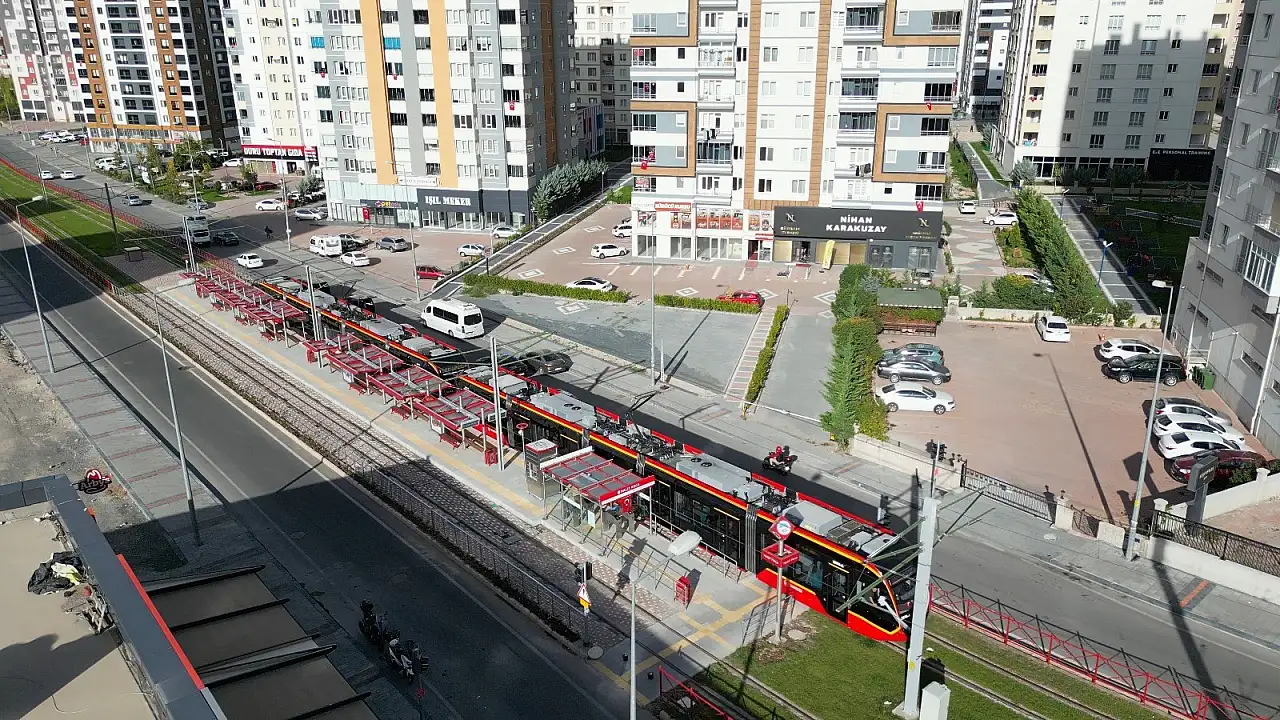 Kayserililer 90 saat ücretsiz tramvay kullandı!