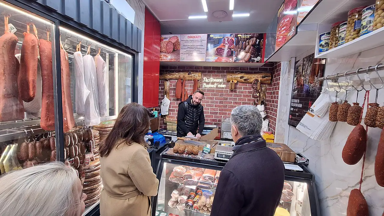 CHP yönetimi esnafı dinledi! 'Çarşı pazarda yaprak kımıldamıyor'