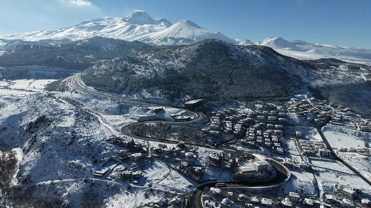 Kayseri bembeyaz oldu