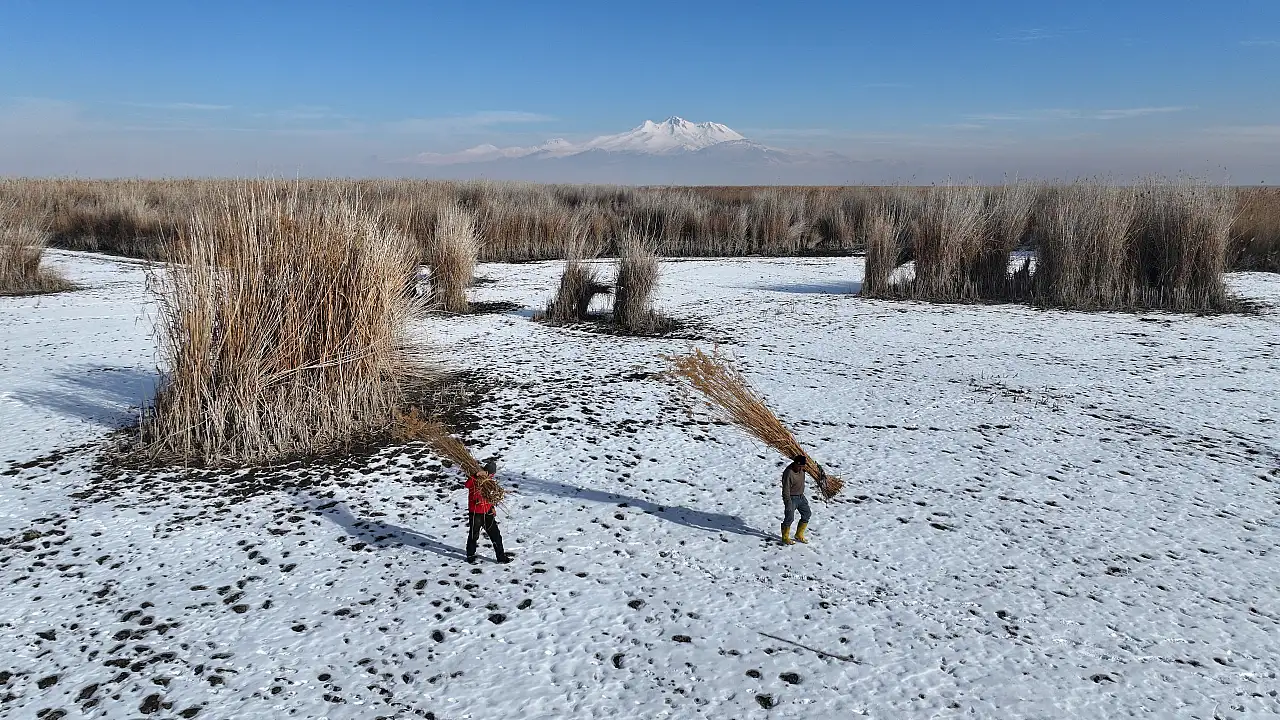 Göçmen kuşların yuvasında kış mesaisi