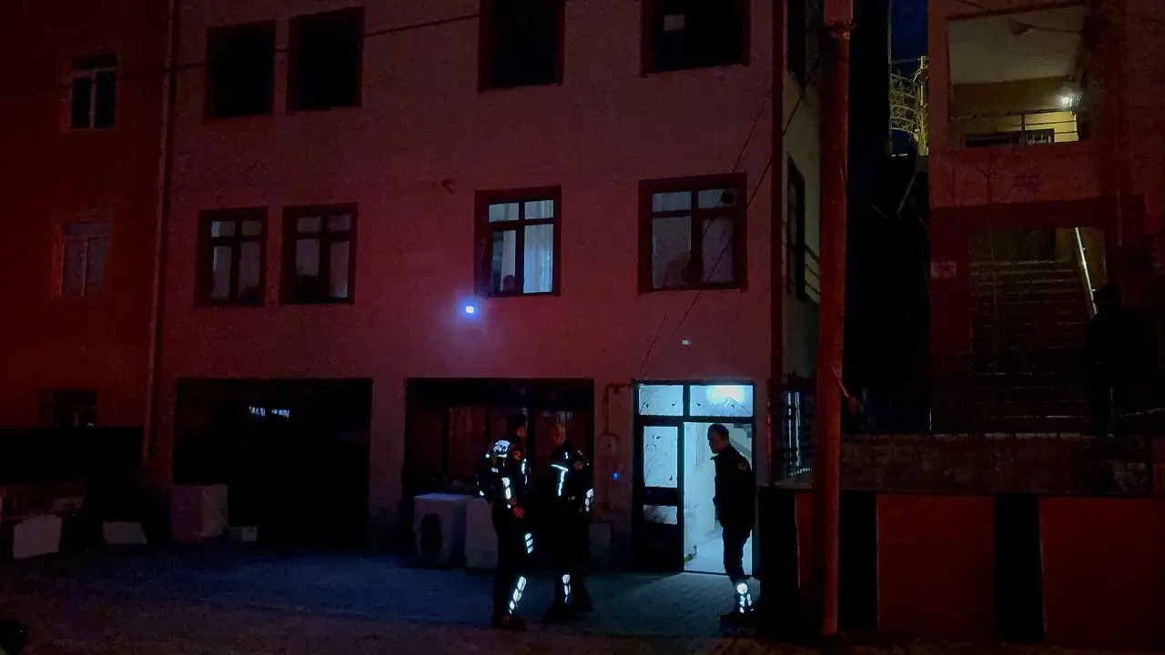 Kayseri'de iki kişi arasındaki tartışma kanlı bitti! Erkek arkadaşını banyoda öldürdü