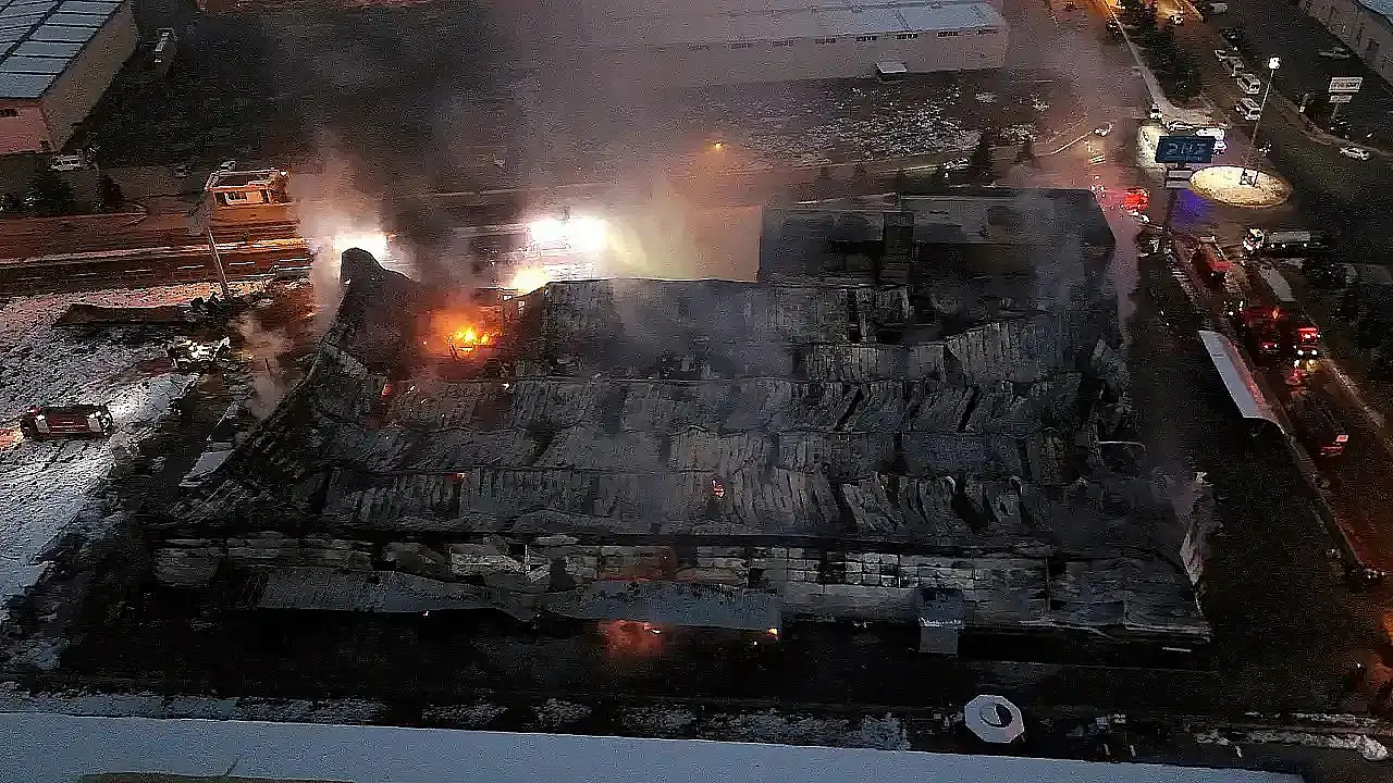 3 kişinin öldüğü fabrika yangınında 7 sanığın yargılanmasına devam edildi