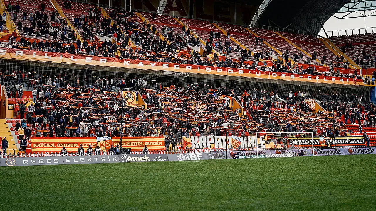 Kayserispor'un günlerdir beklediği isim gece yarısı şehre giriş yaptı