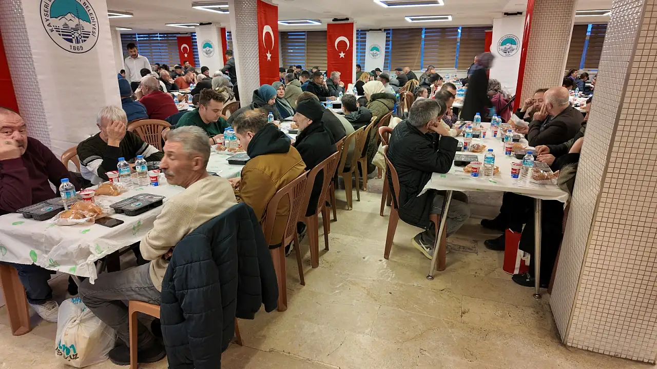 Kayseri'de 30 bin kişi iftar sofrasında buluştu!