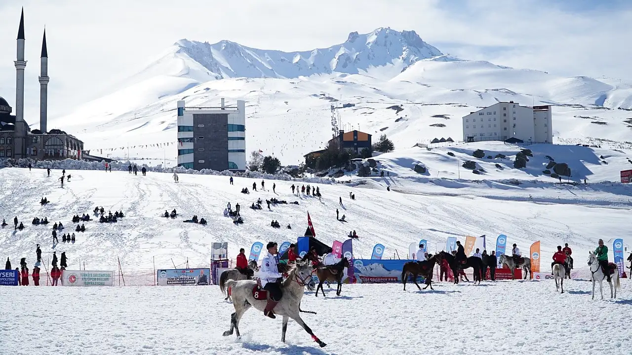 Erciyes'e akın ettiler! 5 bin kişi buluştu
