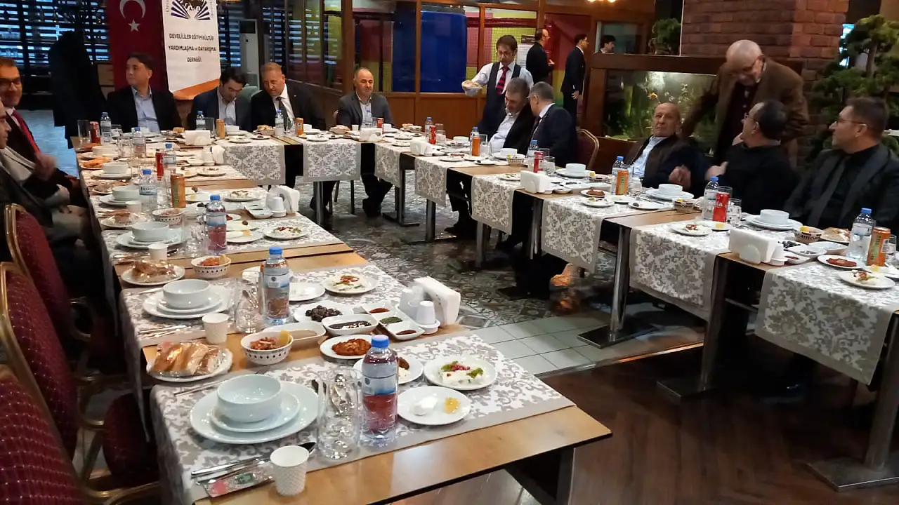 Kayseri'deki Develililer iftarda buluştu
