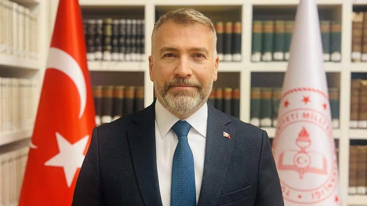 Cumhurbaşkanı Erdoğan Kayserili ismi gece yarısı görevden aldı