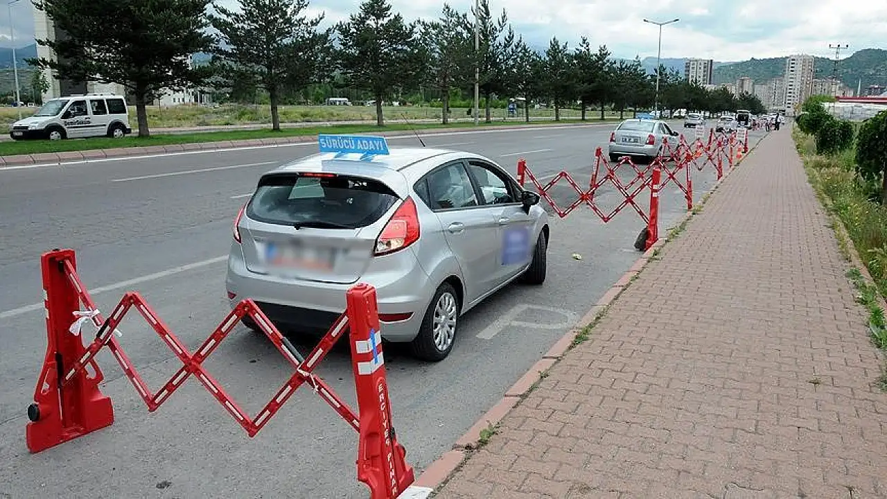 Direksiyon hayali cep yakıyor! Kayseri'de ehliyet ücretleri belli oldu