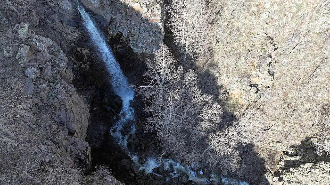 Erciyes Dağı eteklerinde şelale yeniden coştu