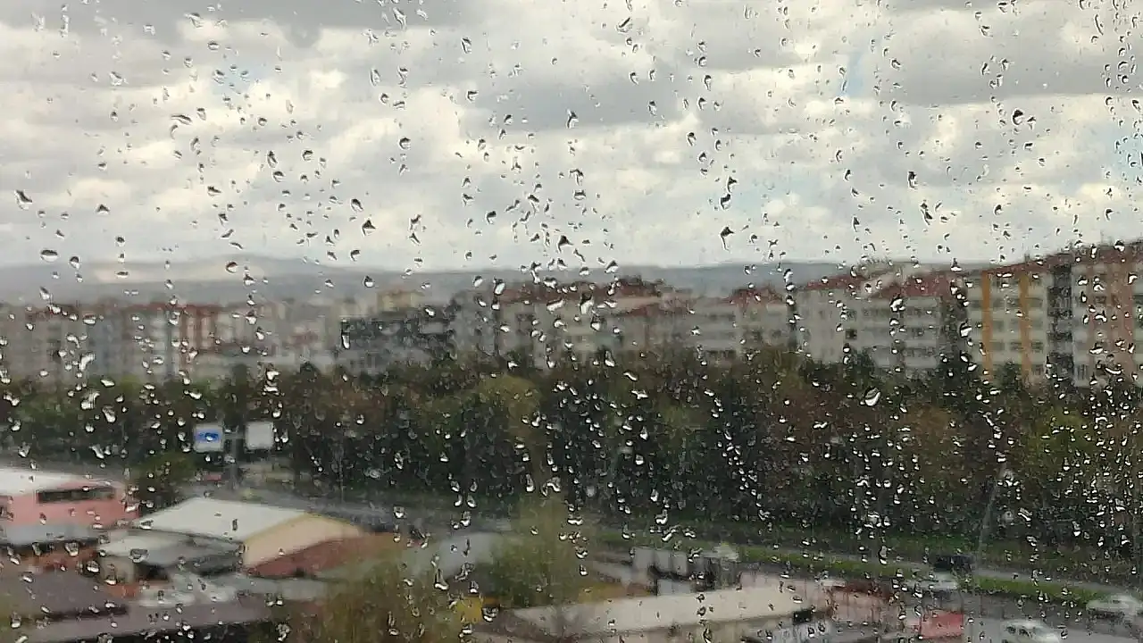 Kayseri'de şemsiyeniz olmadan çıkmayın! Sağanak yağış geliyor