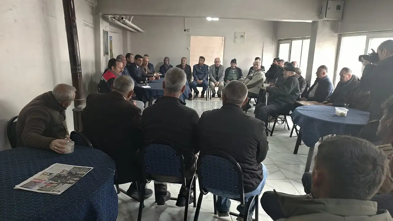 Kayseri'nin Felahiye ilçesinde vatandaşlar toplandı