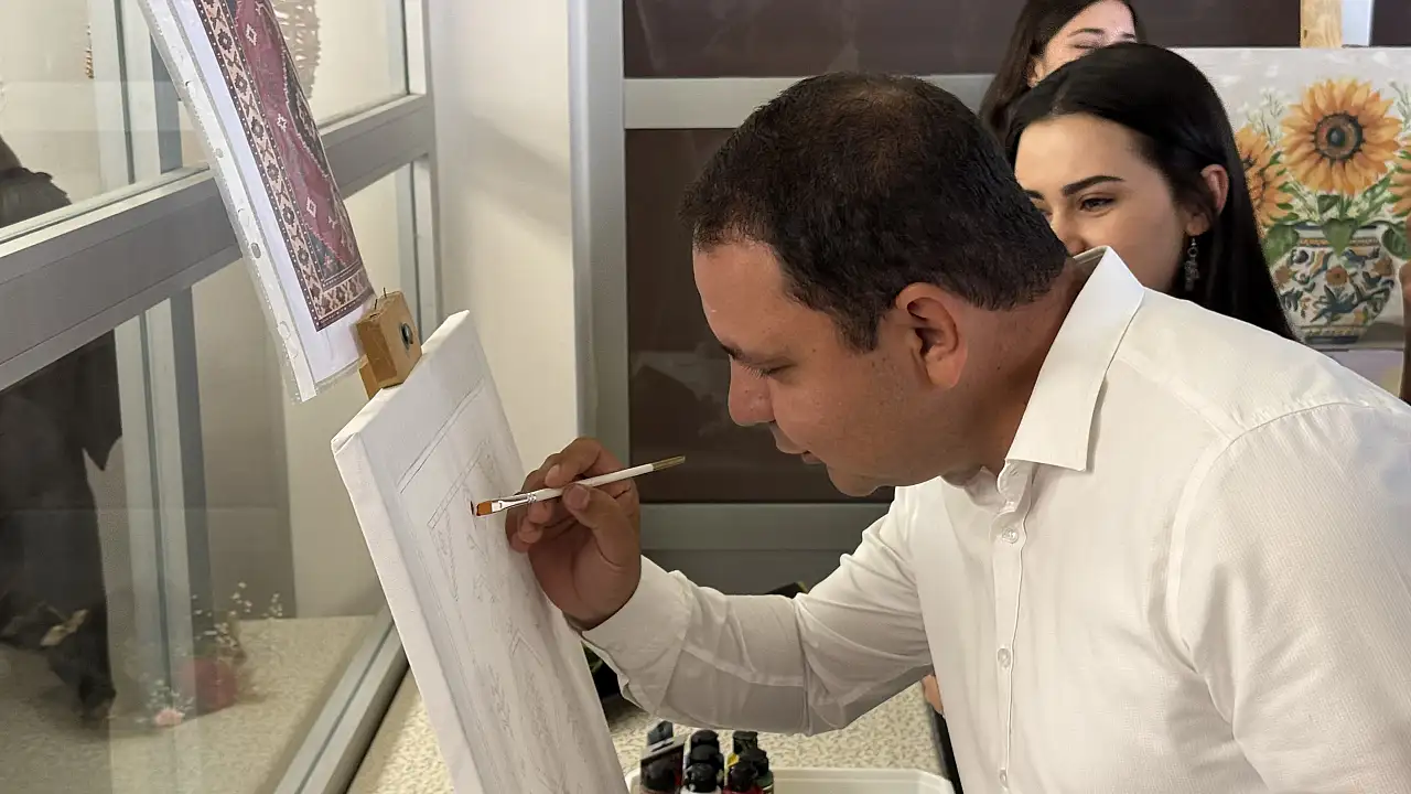 Yahyalı'daki sergide el emeği eserler ilgi gördü
