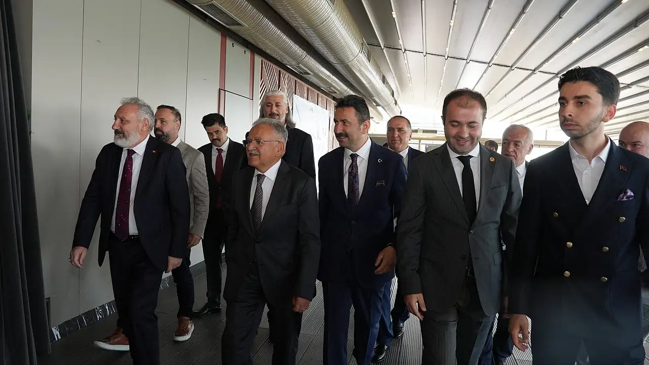 İstanbul'da dev zirve! Kayserililer bir araya geldi