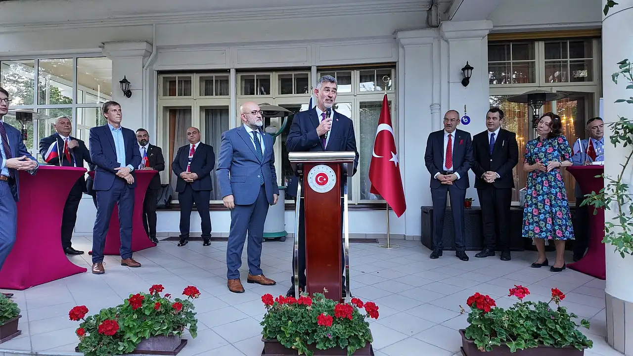 Kayseri'nin ünlü iş adamları Prag'da görüldü! Kayserili isim ağırladı