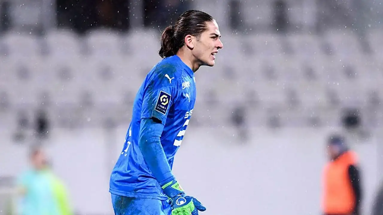 Kayserili futbolcu Beşiktaş'ta! İmza atacak