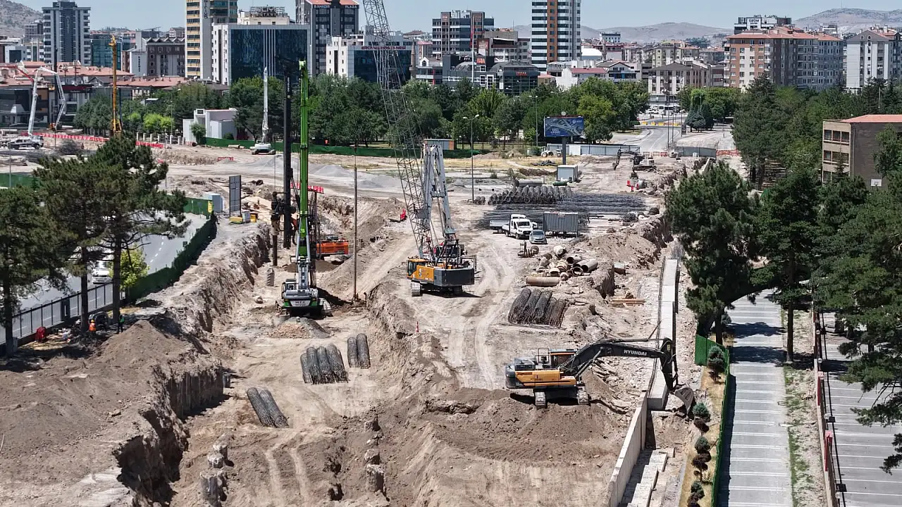 Büyükkılıç'tan merakla beklenen Kartal Kavşağı açıklaması! Açılış için tarih verdi