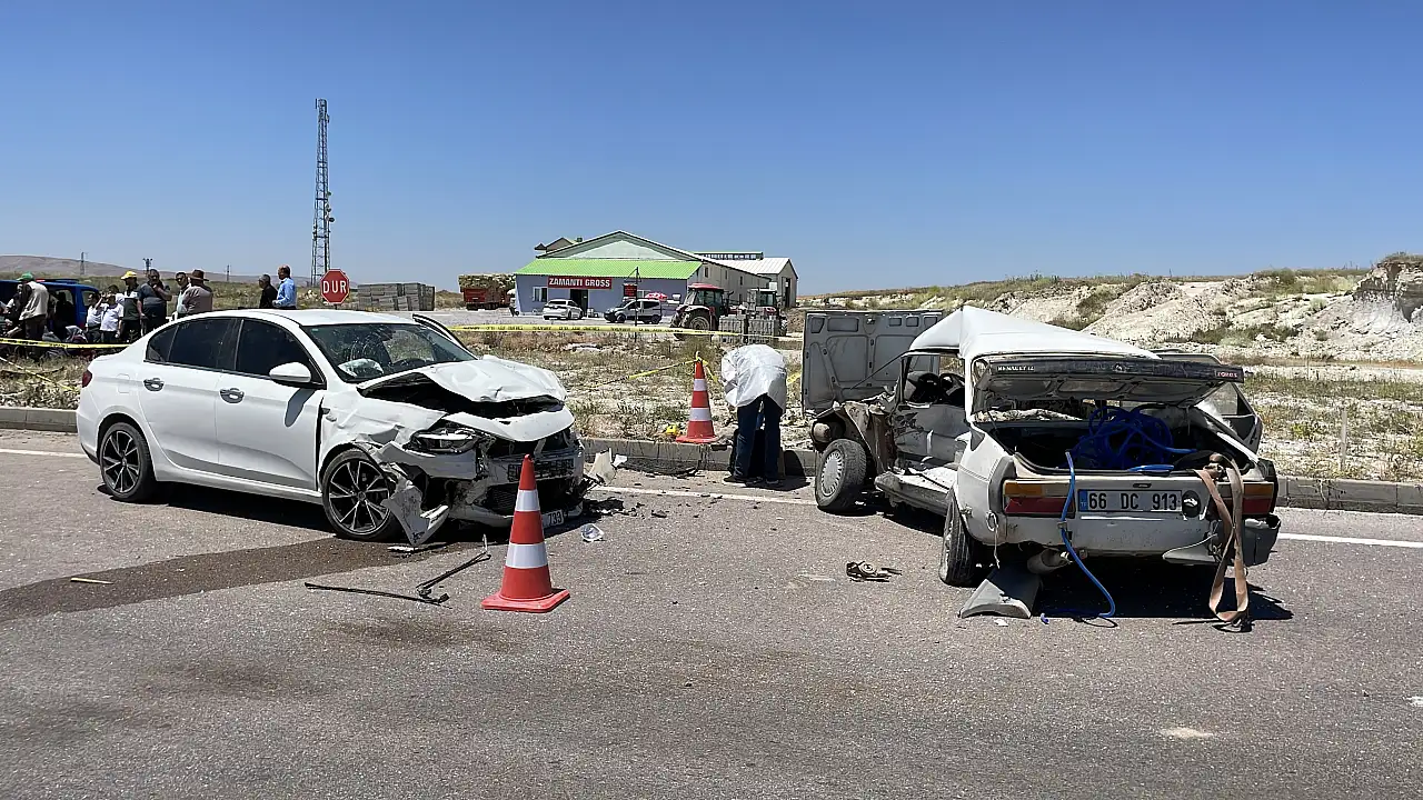 Kayseri'de iki otomobil çarpıştı! Sürücü hayatını kaybetti