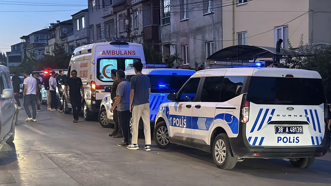 Kayseri'de kardeşini öldürdü!