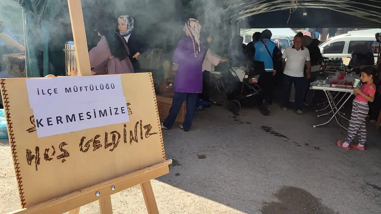 Sarıoğlan'da Hayır Çarşısı'nda 210 çeşit lezzet