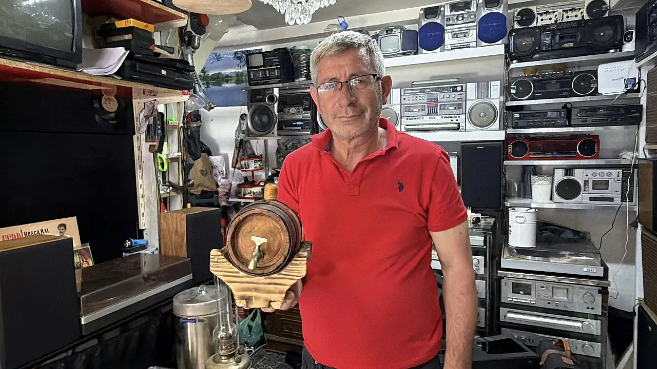 Kayseri'de eski eşya tutkusu iş yerine dönüştü