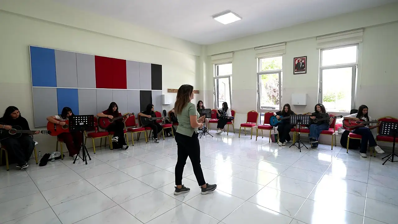 Bin 865 kişi sanat kurslarında buluştu