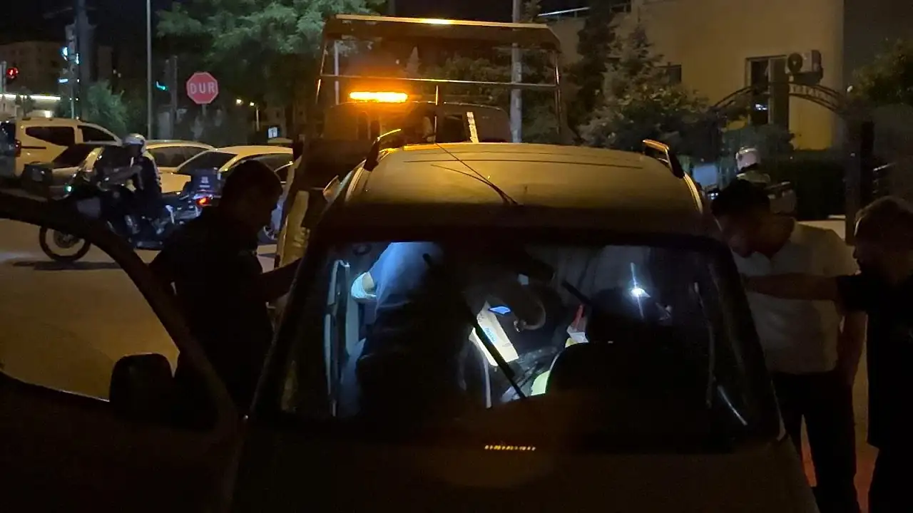 Kayseri'de 3 kişinin yaralandığı kaza sonrası ilginç anlar!